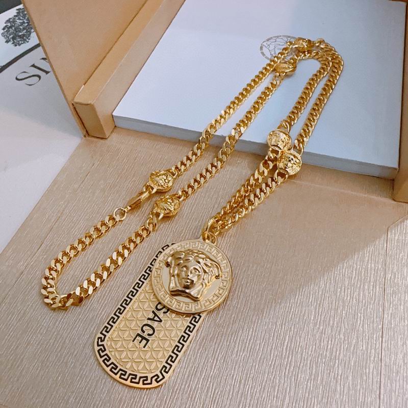 Versace necklace lyx203